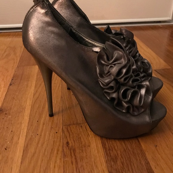 Women’s shoes - Picture 2 of 3